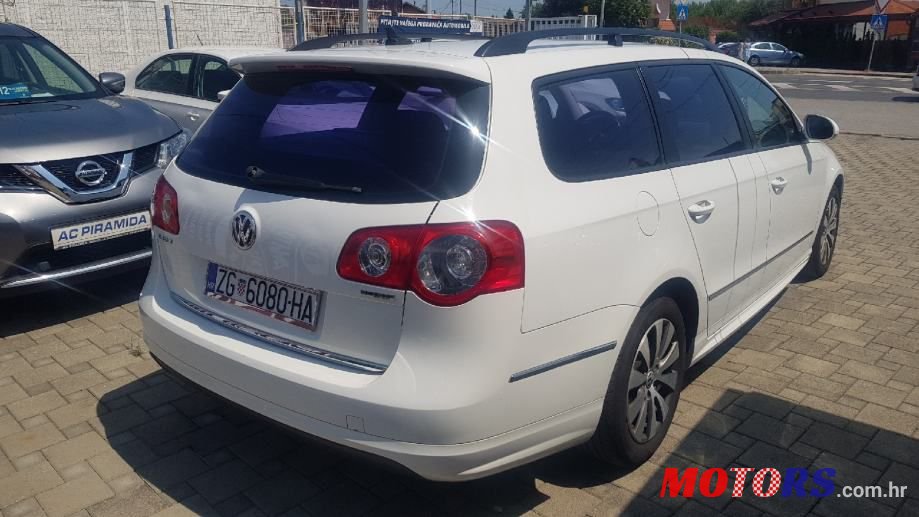 2010' Volkswagen Passat Variant photo #4