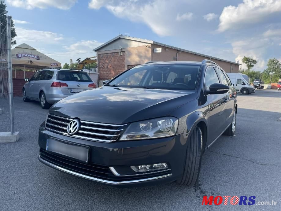 2013' Volkswagen Passat Variant photo #1