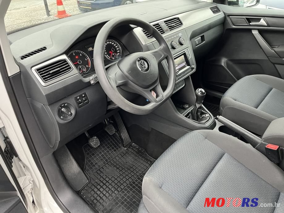 2017' Volkswagen Caddy photo #6