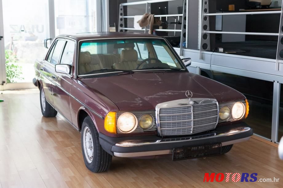 1986' Mercedes-Benz 123 300 Turbo photo #1