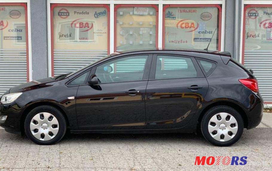 2010' Opel Astra 1,7 Cdti Eco photo #1