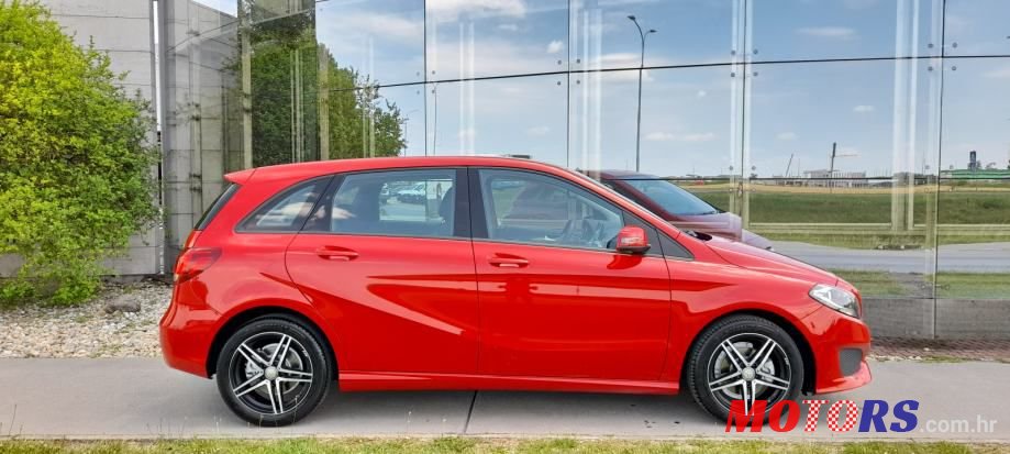 2015' Mercedes-Benz B-Klasa 160 Cdi photo #6