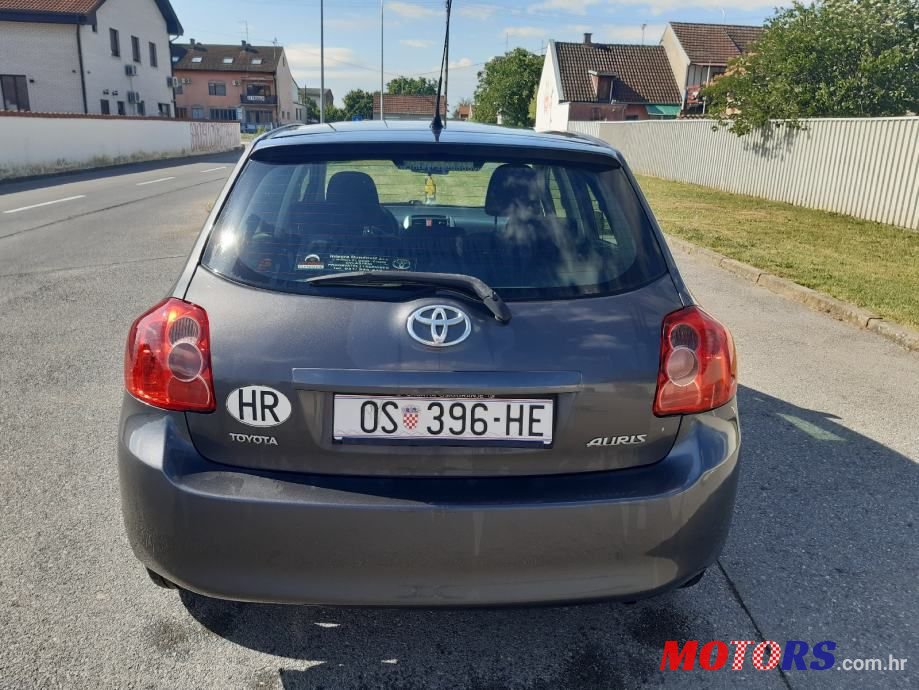 2008' Toyota Auris 1,4 Vvt-I photo #5