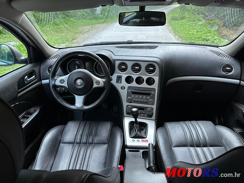 2009' Alfa Romeo 159 1,9 Jtdm photo #5