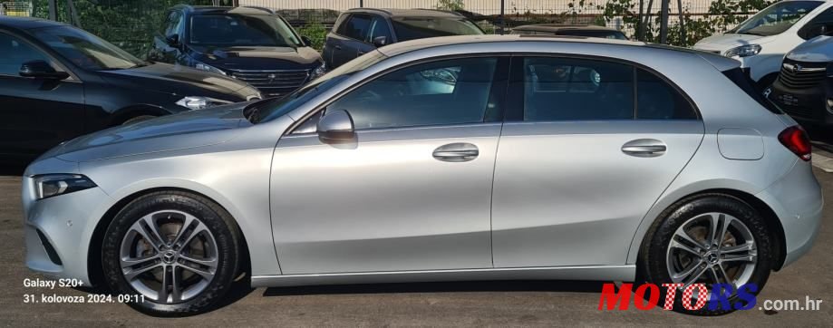 2019' Mercedes-Benz A-Klasa 160 photo #3