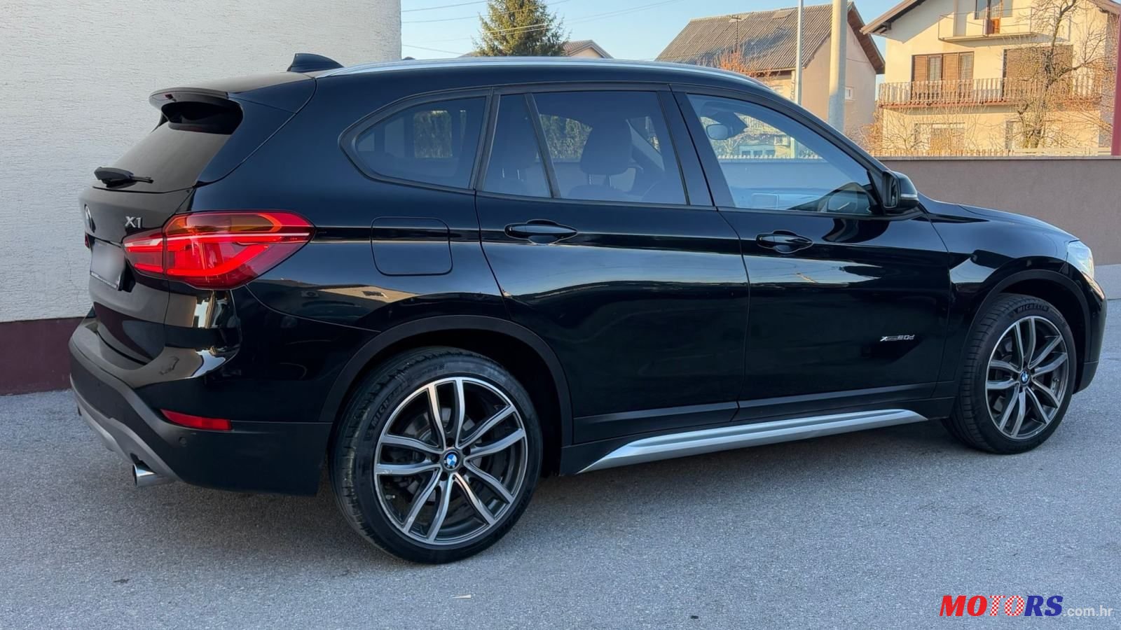 2016' BMW X1 20D photo #2