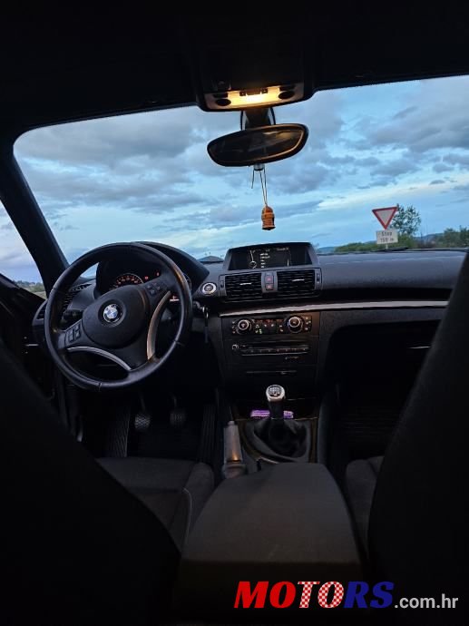 2010' BMW Serija 1 118D Sport photo #6