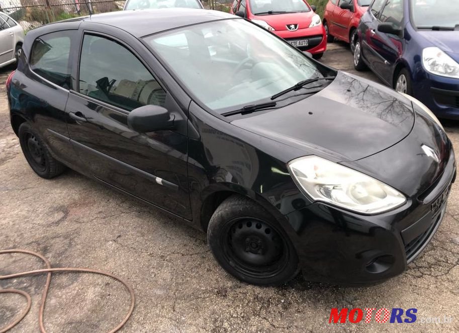 2010' Renault Clio 1,5 Dci photo #1