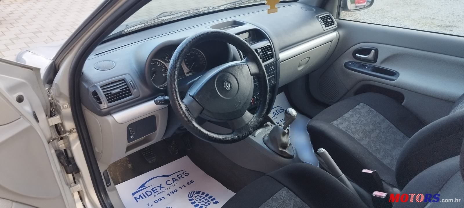 2002' Renault Clio 1,4 16V photo #5