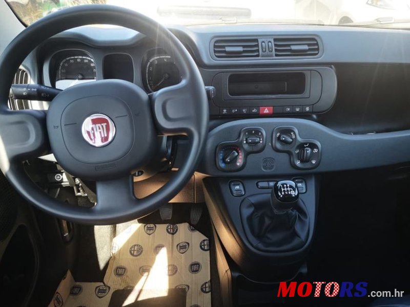 2022' Fiat Panda 1,0 photo #3