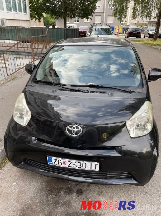 2009' Toyota iQ photo #1