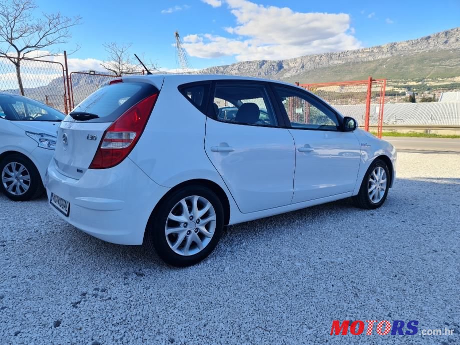 2010' Hyundai i30 1,6 Crdi photo #3