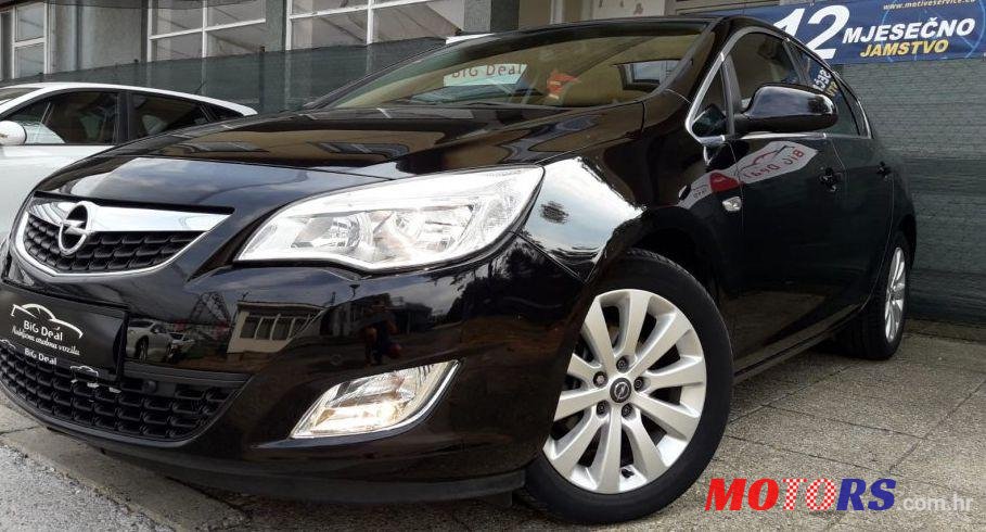 2010' Opel Astra 1,7 Cdti photo #1