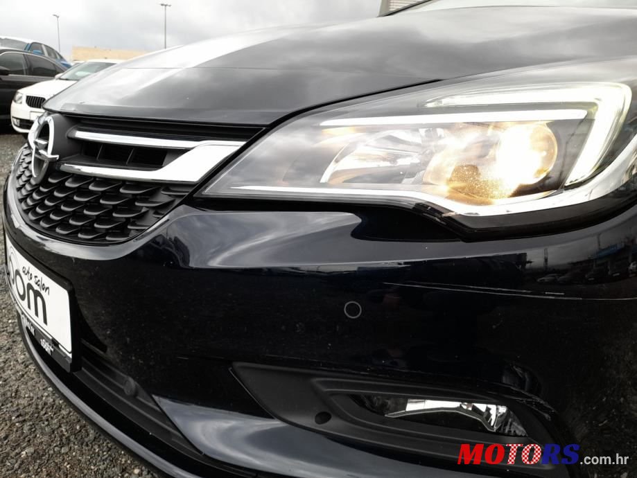 2018' Opel Astra Karavan photo #5
