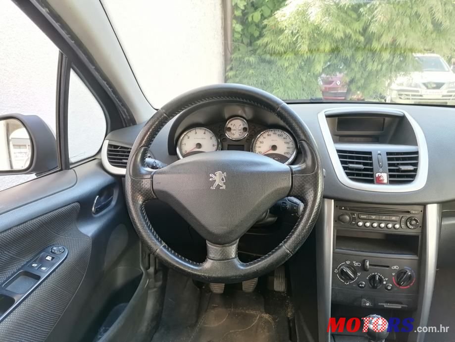 2007' Peugeot 207 1,4 16V photo #4