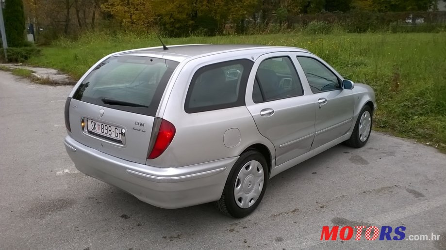 2003' Lancia Lybra photo #2