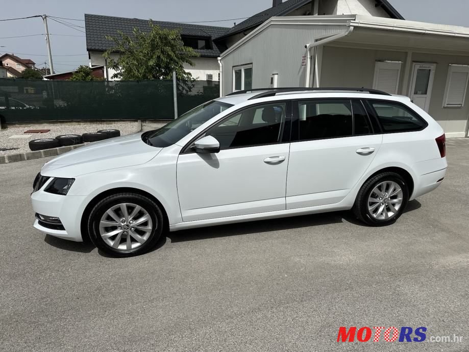 2020' Skoda Octavia 1.6Tdi photo #4
