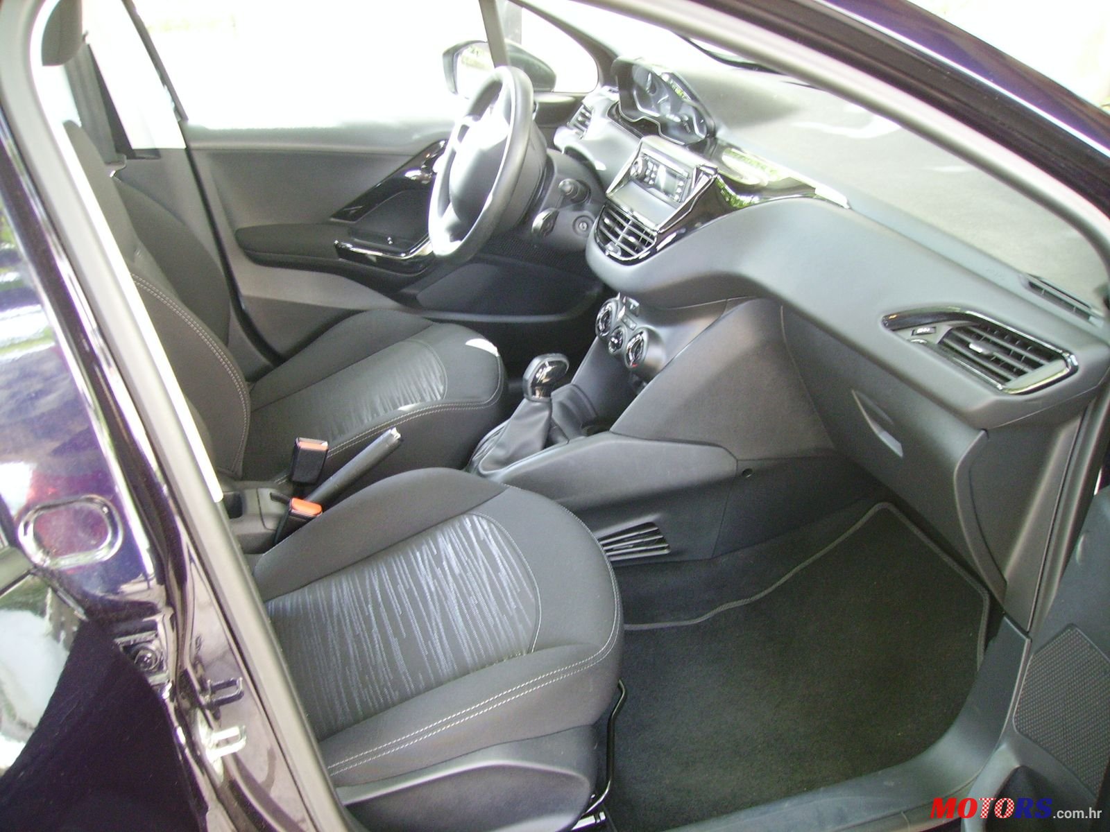 2015' Peugeot 208 1.6 Blue HDI photo #5