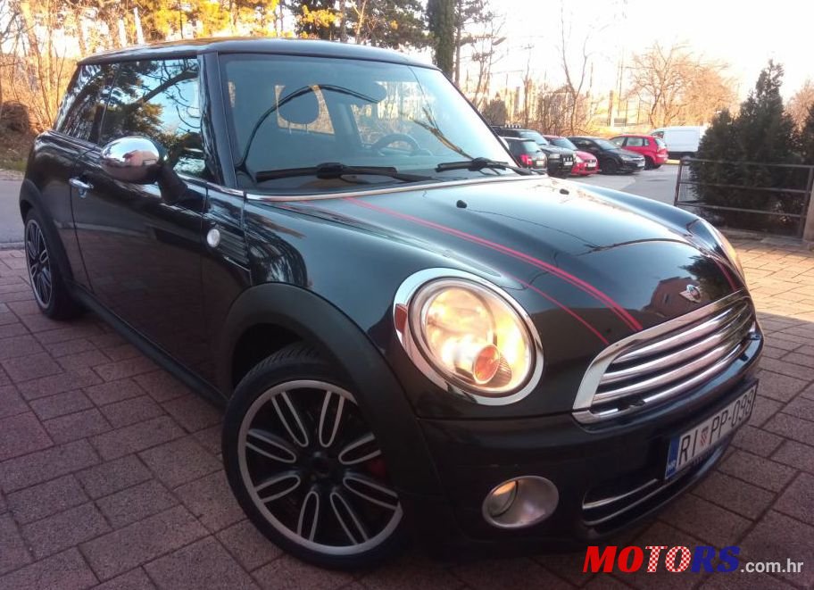 2008' MINI Cooper Cooper D photo #1