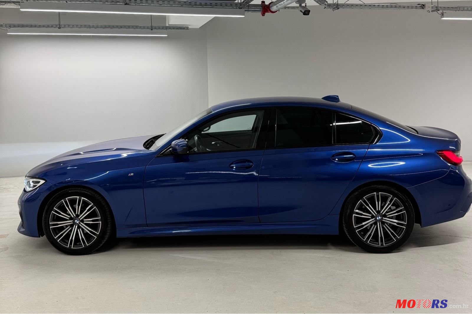 2019' BMW Serija 3 318D photo #4
