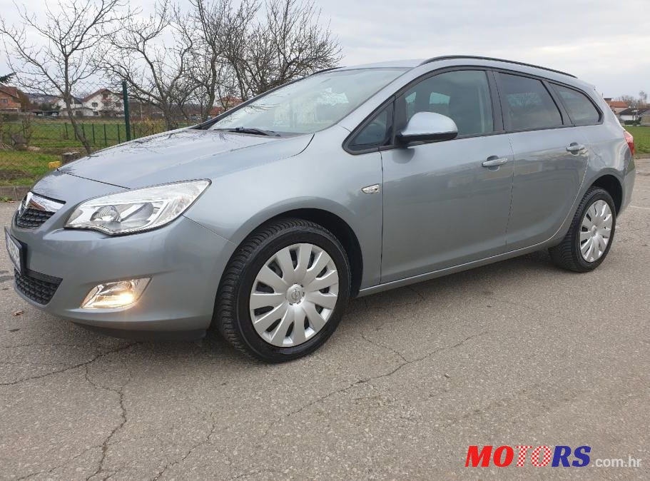 2011' Opel Astra Karavan Sports 2,0 Cdti photo #1