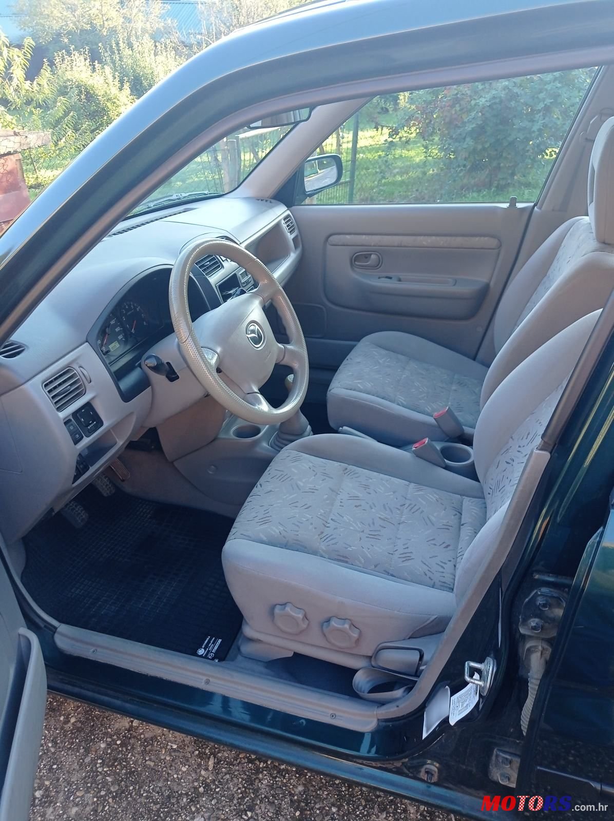 2001' Mazda Demio 1,5 I photo #2