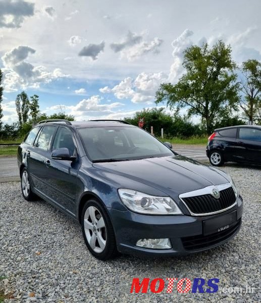 2010' Skoda Octavia Combi photo #3