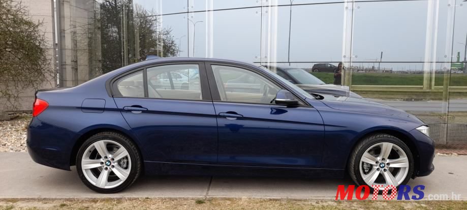 2017' BMW Serija 3 316D photo #6