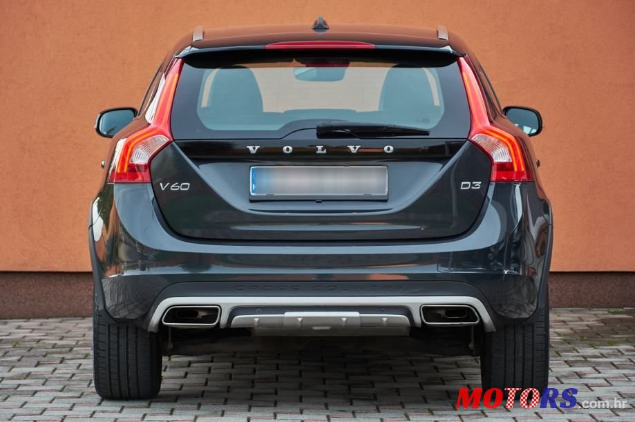 2016' Volvo V60 D3 photo #6