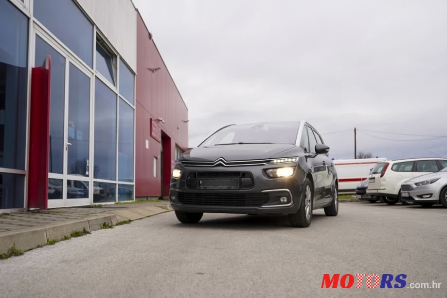 2016' Citroen C4 Grand Picasso photo #2