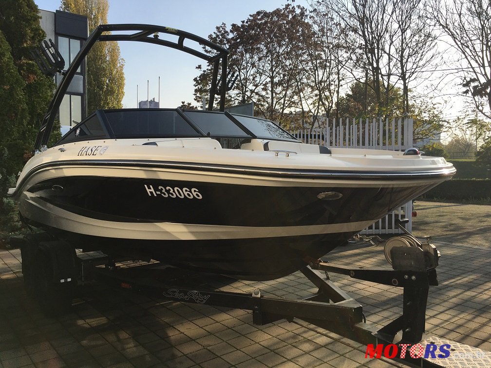 2015' Sea Ray 19SPX bowrider sportski gliser photo #5