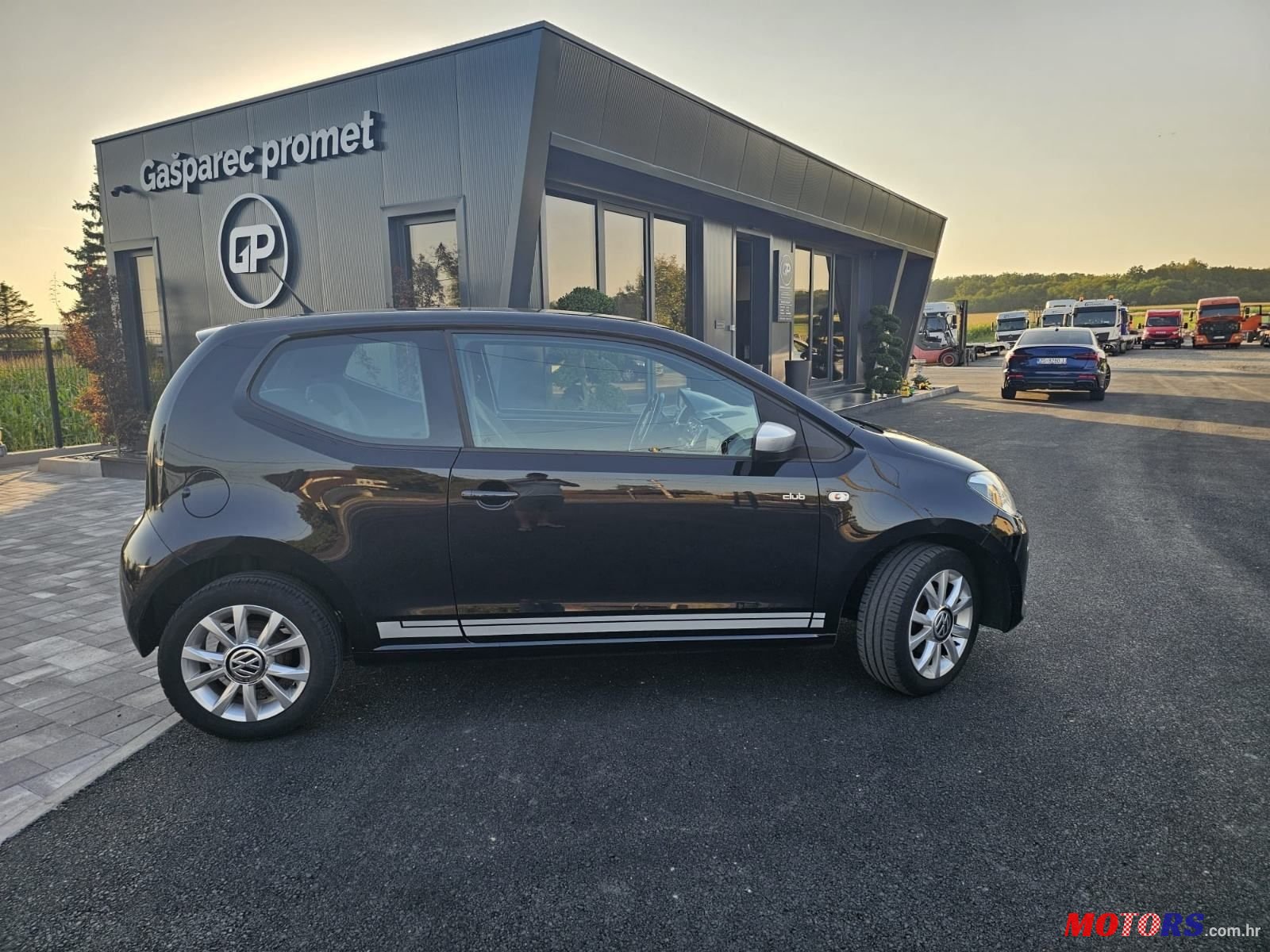 2015' Volkswagen Up! 1,0 Up! photo #2