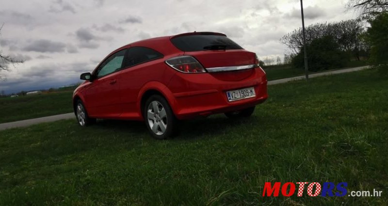 2011' Opel Astra 1,4 16V photo #2