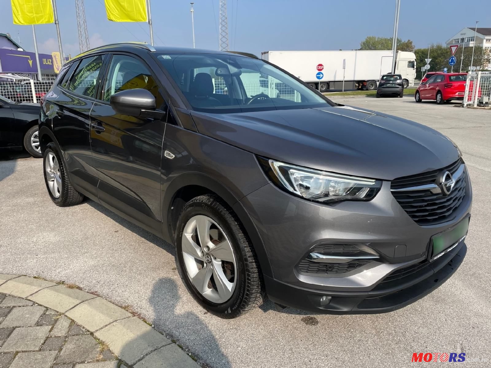 2018' Opel Grandland 1.2 photo #2