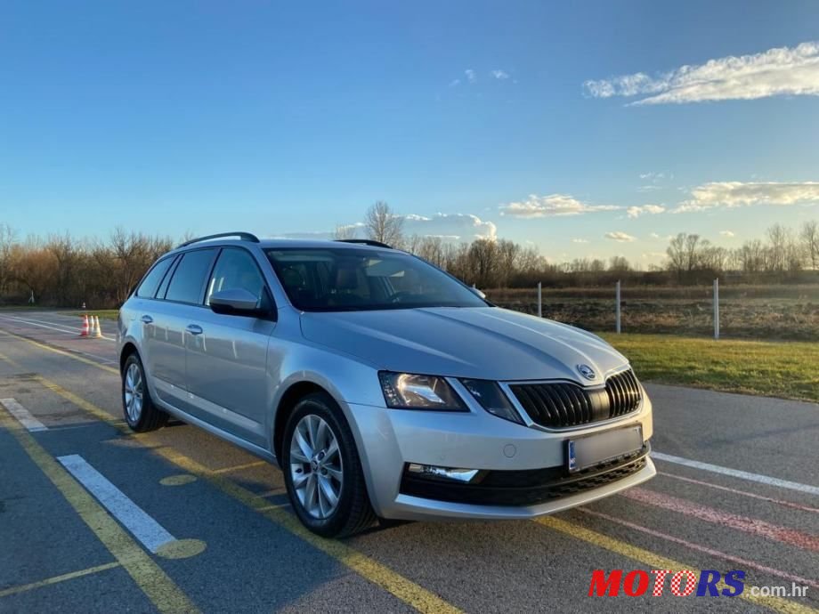 2019' Skoda Octavia Combi photo #2