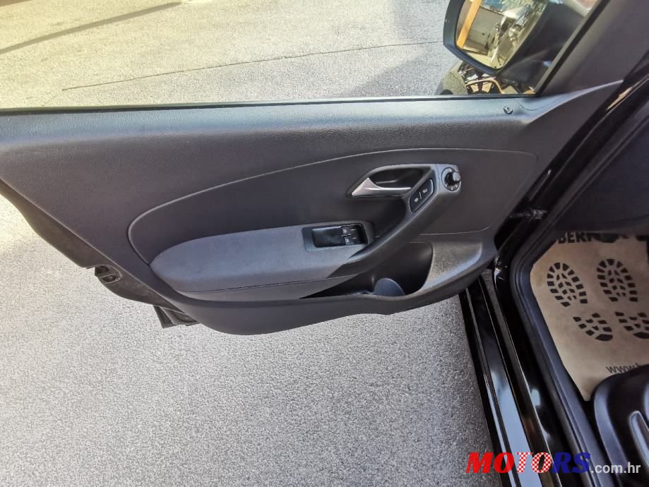 2013' Volkswagen Polo 1,2 Tdi photo #6