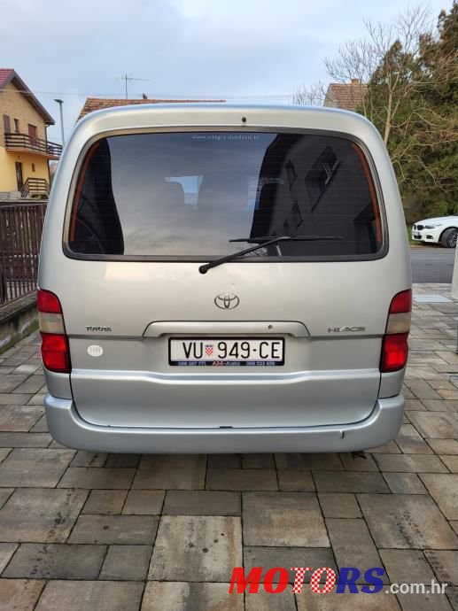 2008' Toyota Hiace photo #6