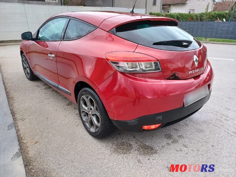 2009' Renault Megane Coupe photo #2