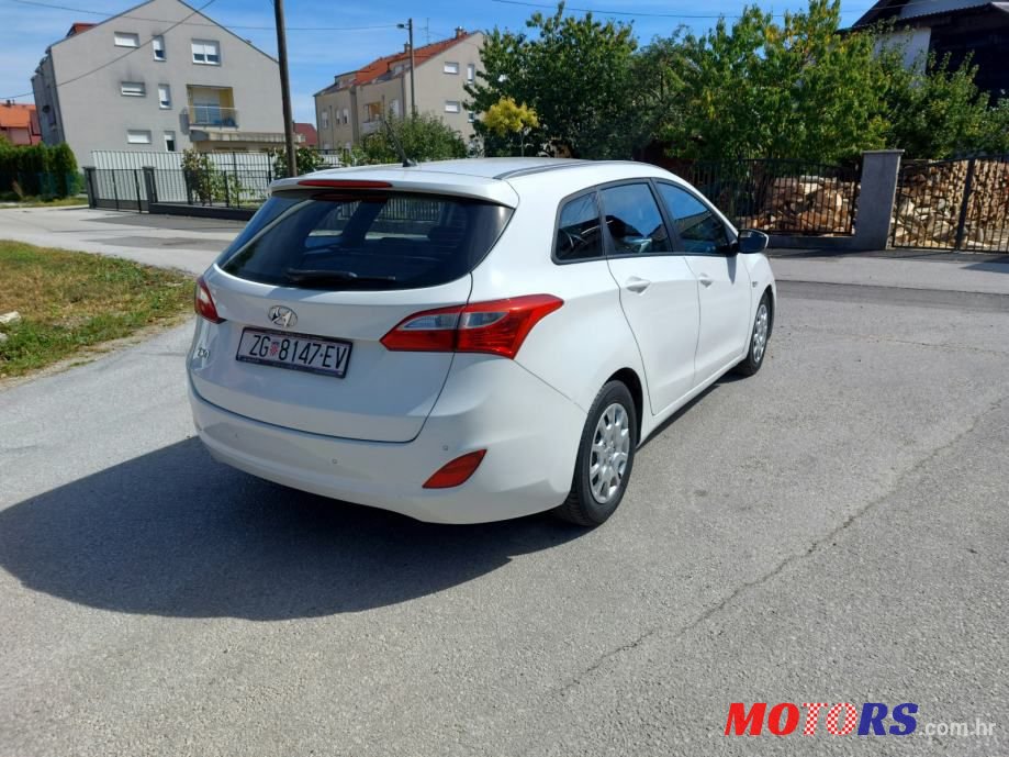 2013' Hyundai i30 Cw 1,6 Crdi photo #3