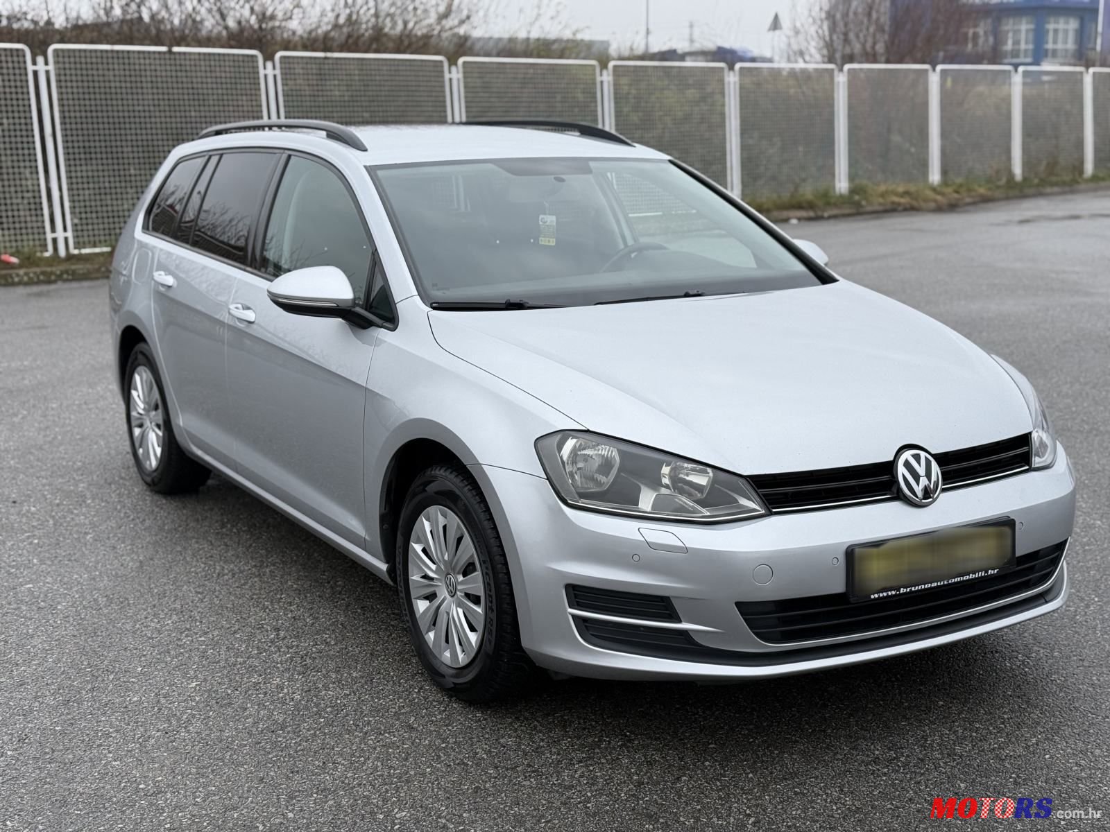 2017' Volkswagen Golf VII Variant photo #3
