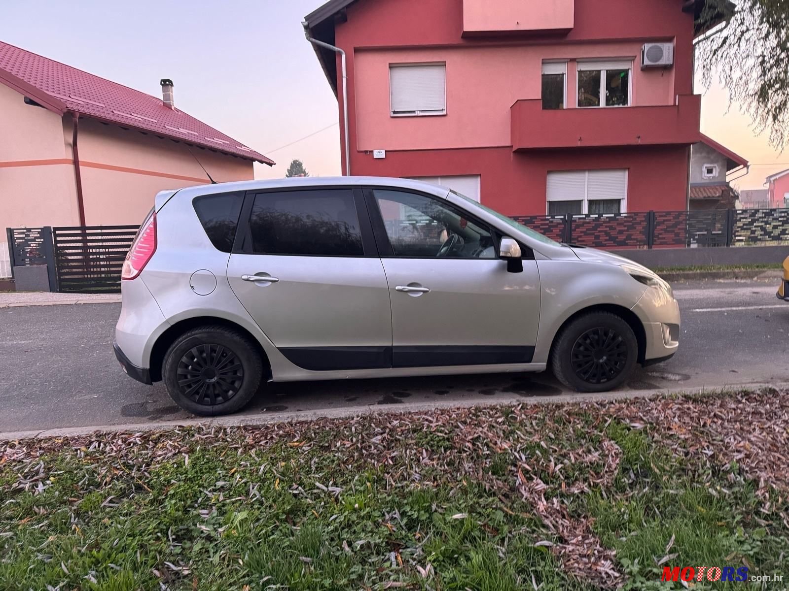 2011' Renault Scenic 1,5 Dci photo #4