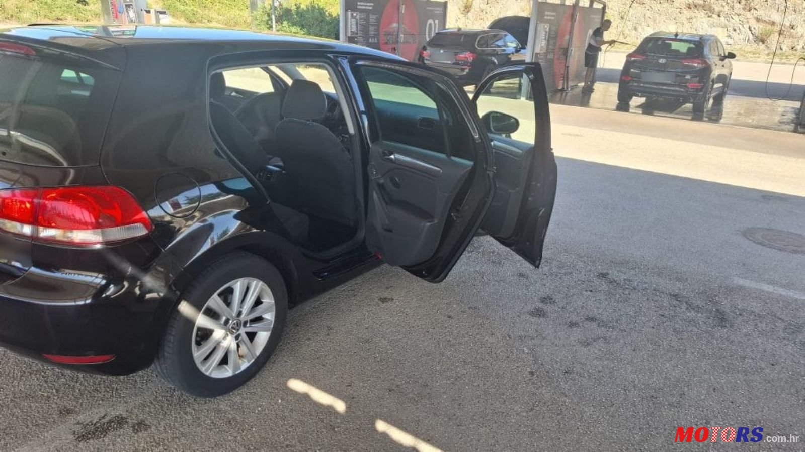 2011' Volkswagen Golf VI 1,6 Tdi photo #4