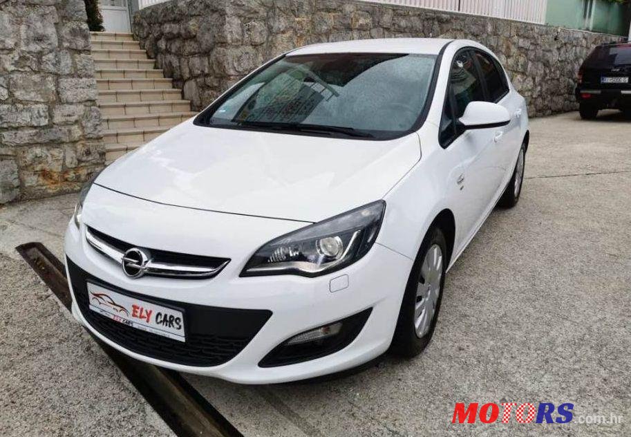2014' Opel Astra 1.4 Turbo photo #1