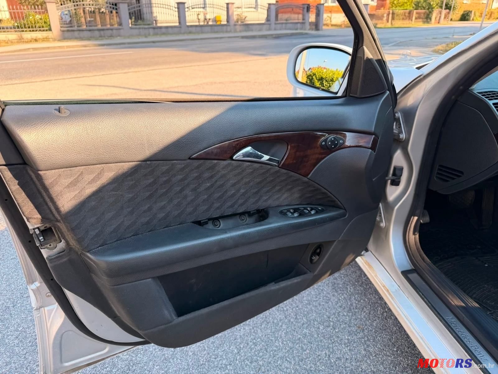 2003' Mercedes-Benz E-Klasa 220 Cdi photo #3