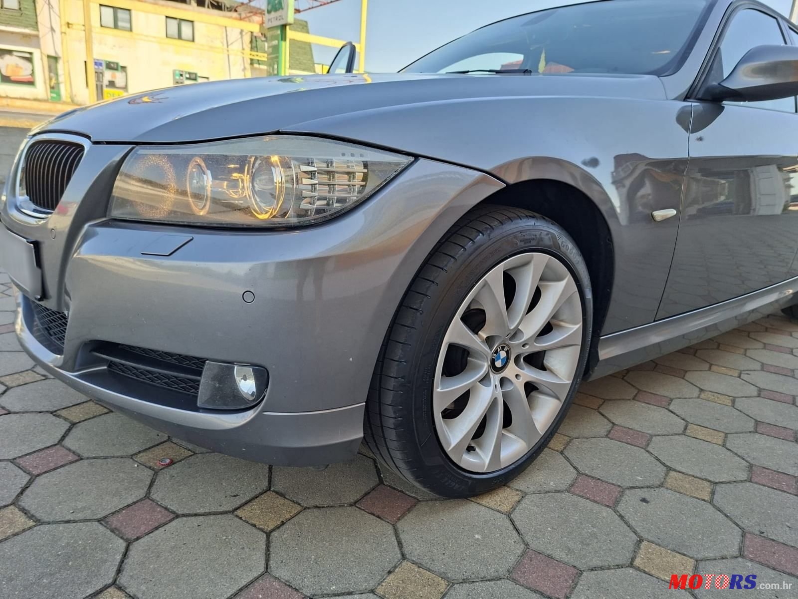 2011' BMW Serija 3 318D photo #3