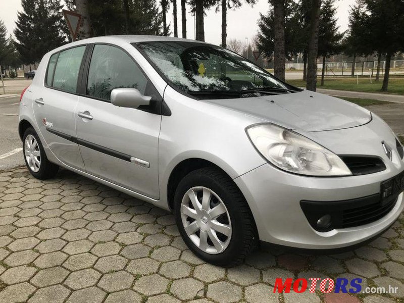 2008' Renault Clio 1,2 16V photo #1