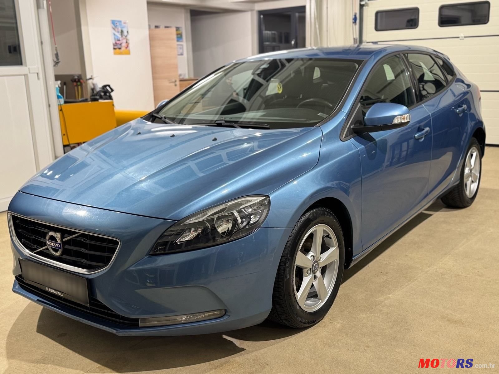 2015' Volvo V40 D2 photo #2