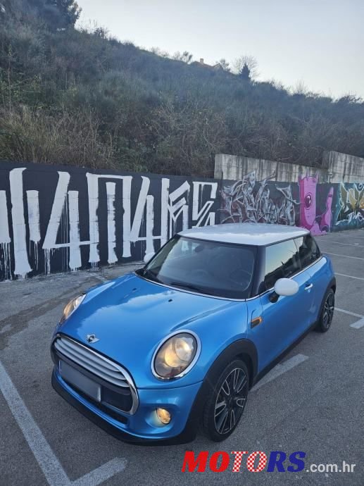 2015' MINI Cooper One D photo #2
