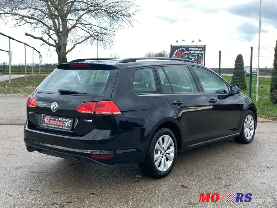 2016' Volkswagen Golf 7 Variant photo #2