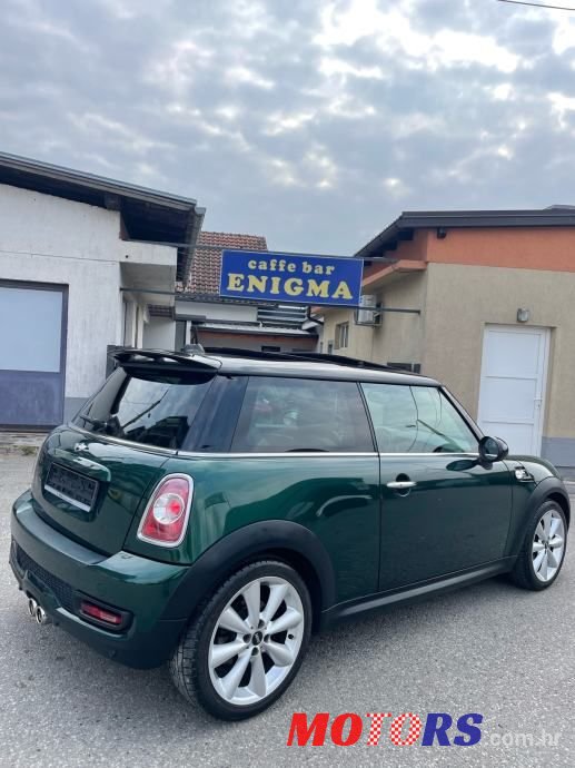 2013' MINI Cooper Cooper Sd photo #5